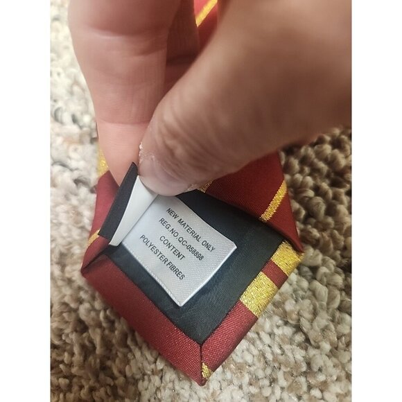 Harry Potter Gryffindor Tie House Crest Logo Colors Necktie Costume 48" NEW - Picture 4 of 4